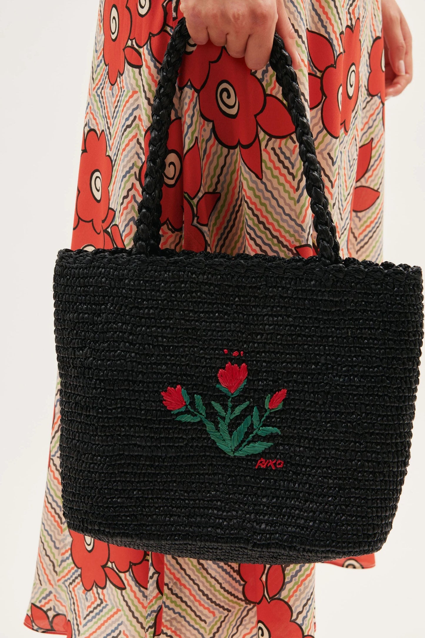 Nilani - Rose Floral Embroidery Black