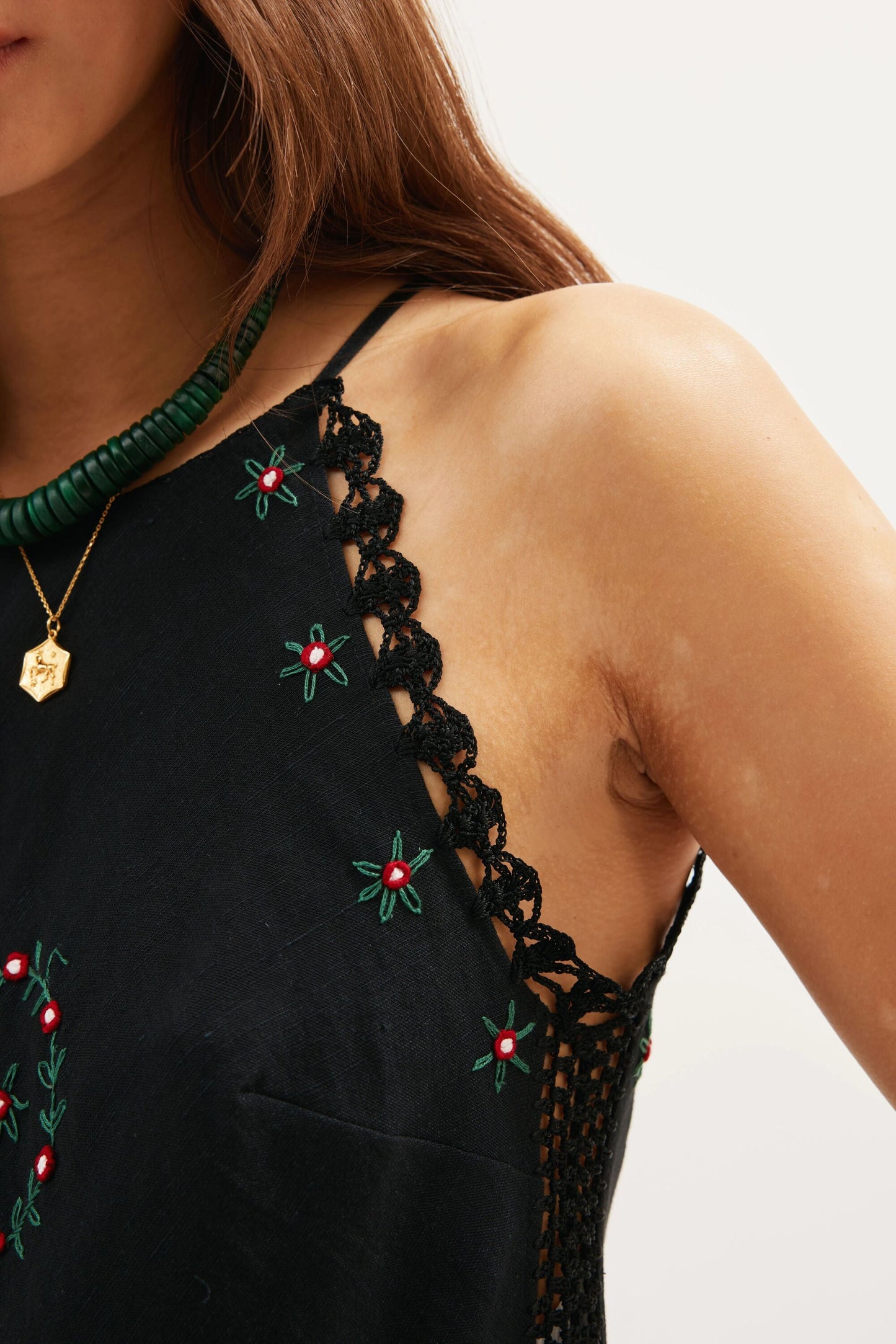 Ayanna  -  Rose Trail Embroidery Black