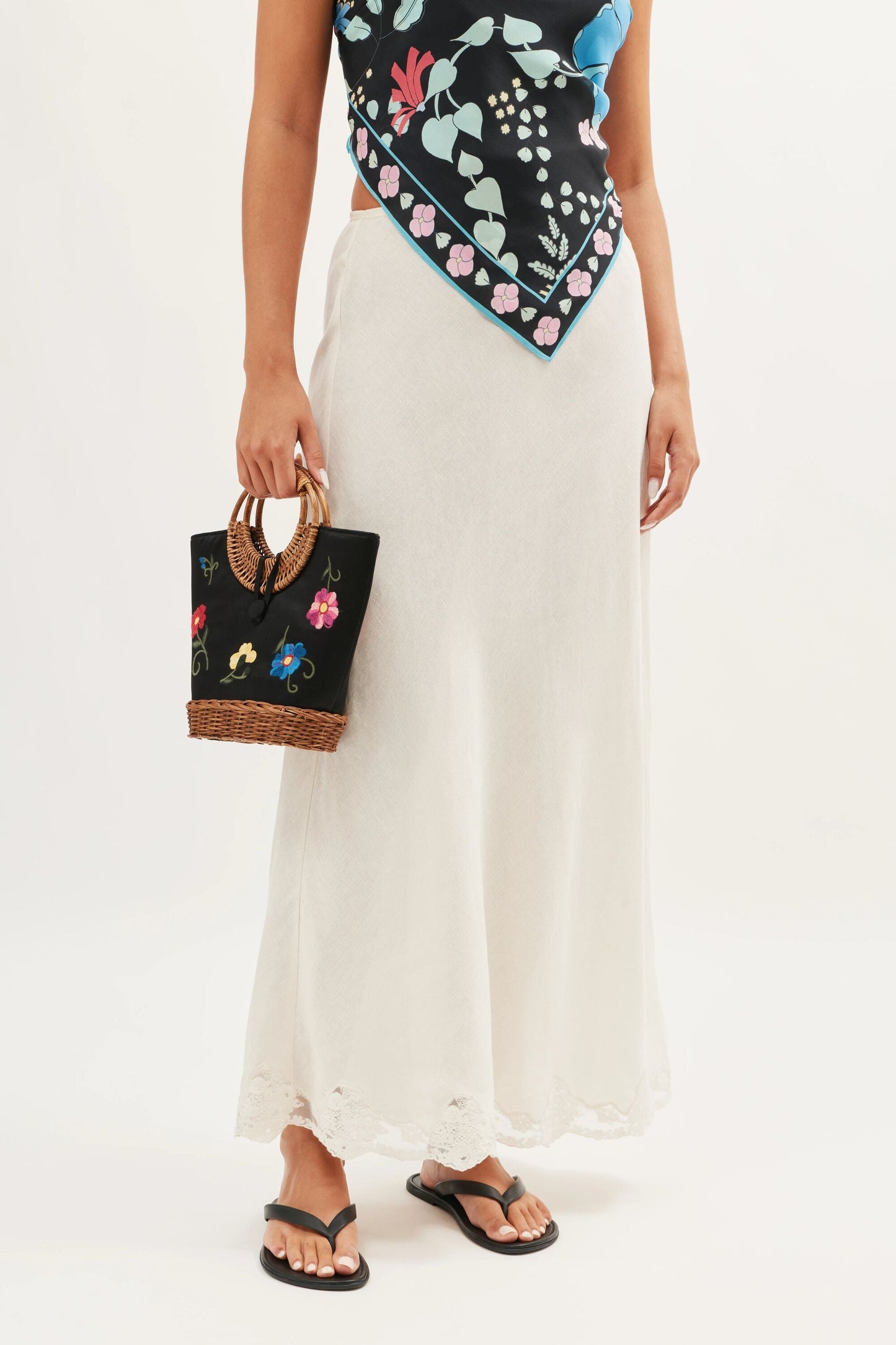 Menno  -  Bhatia Floral Black
