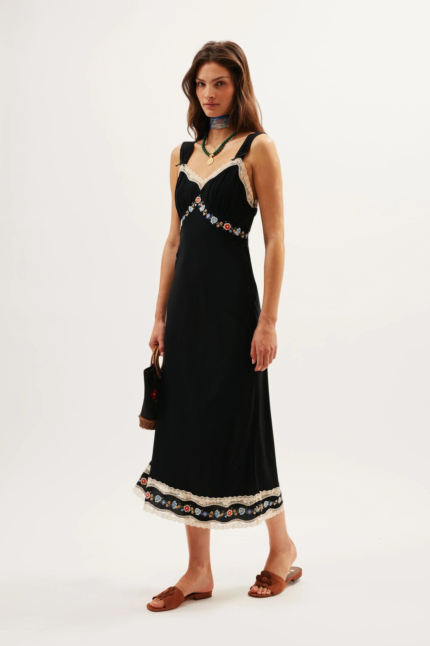 Lucie  -  Bloom Embroidery Black