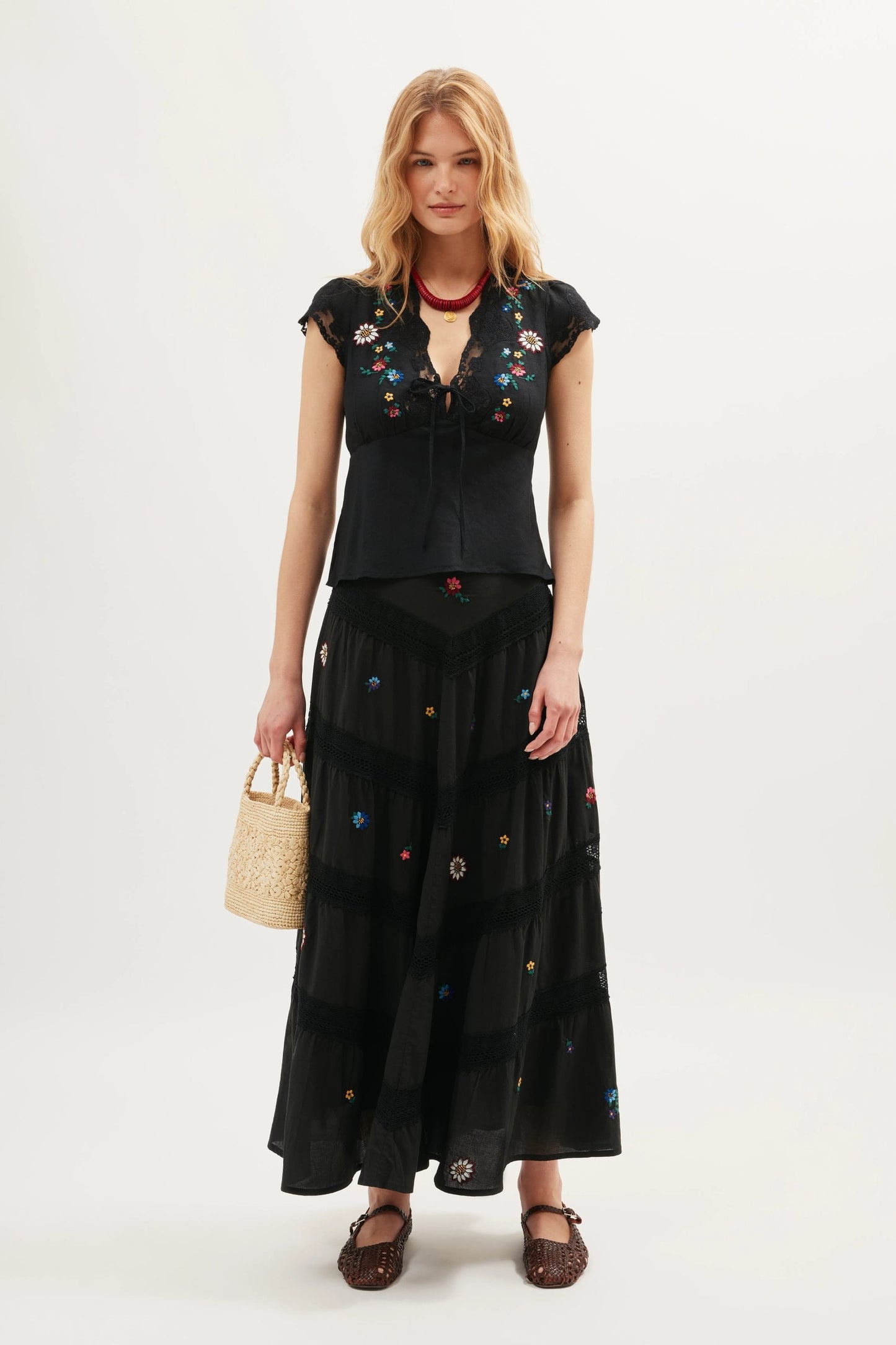 Elaine  -  Daisy Sun Embroidery Black