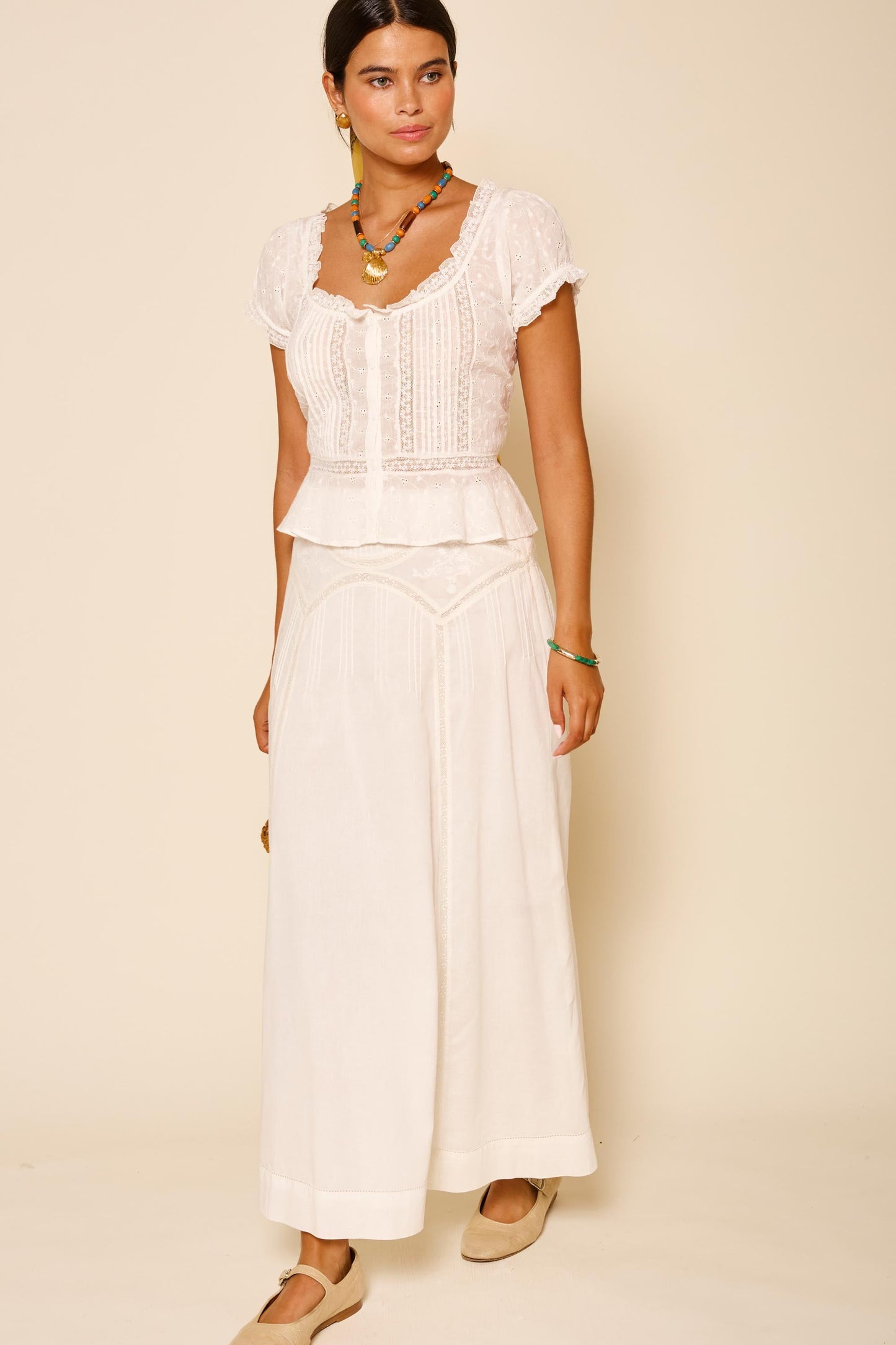 Vienne  -  Pansy Embroidery Ivory