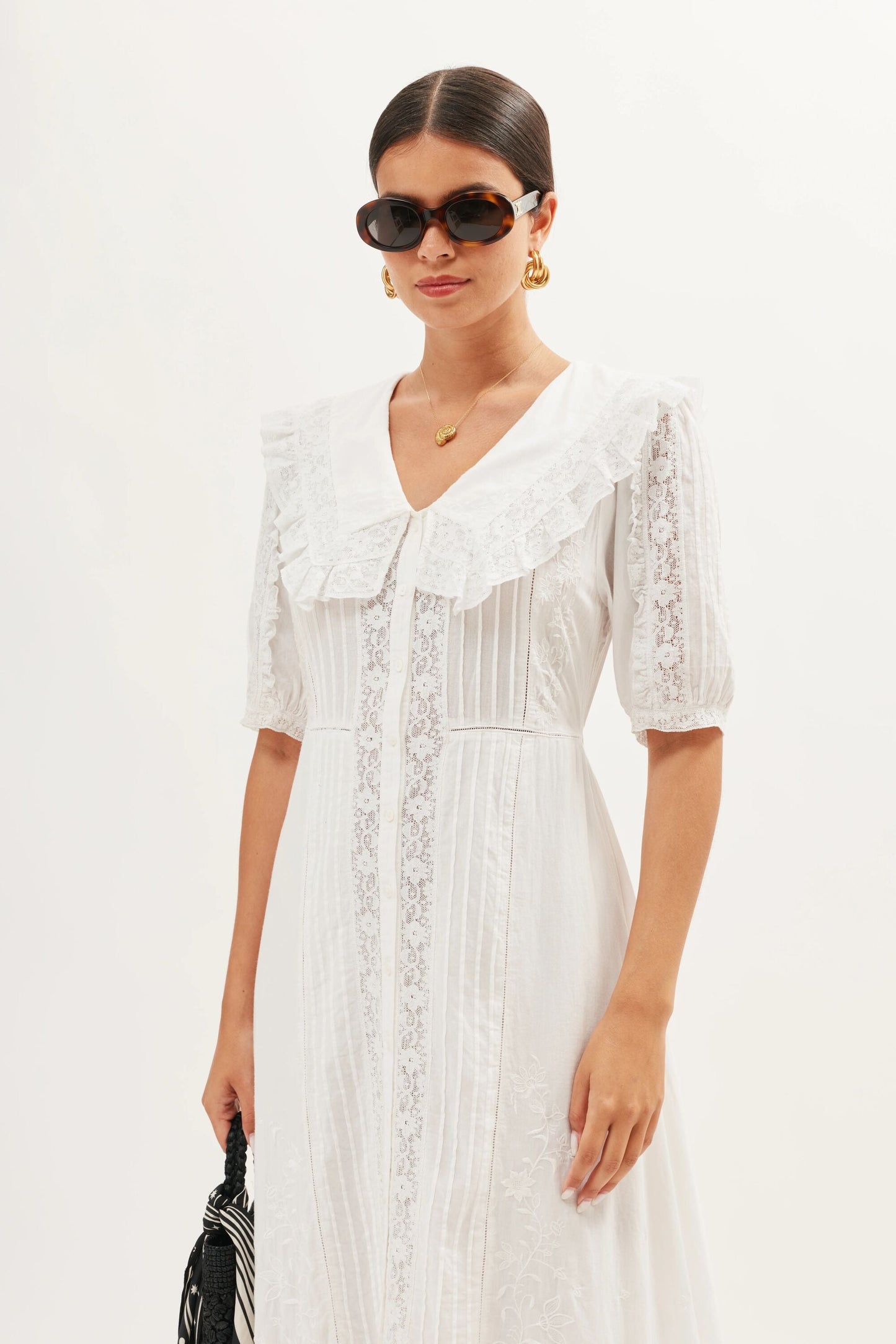 Edina - Pansy Embroidery White