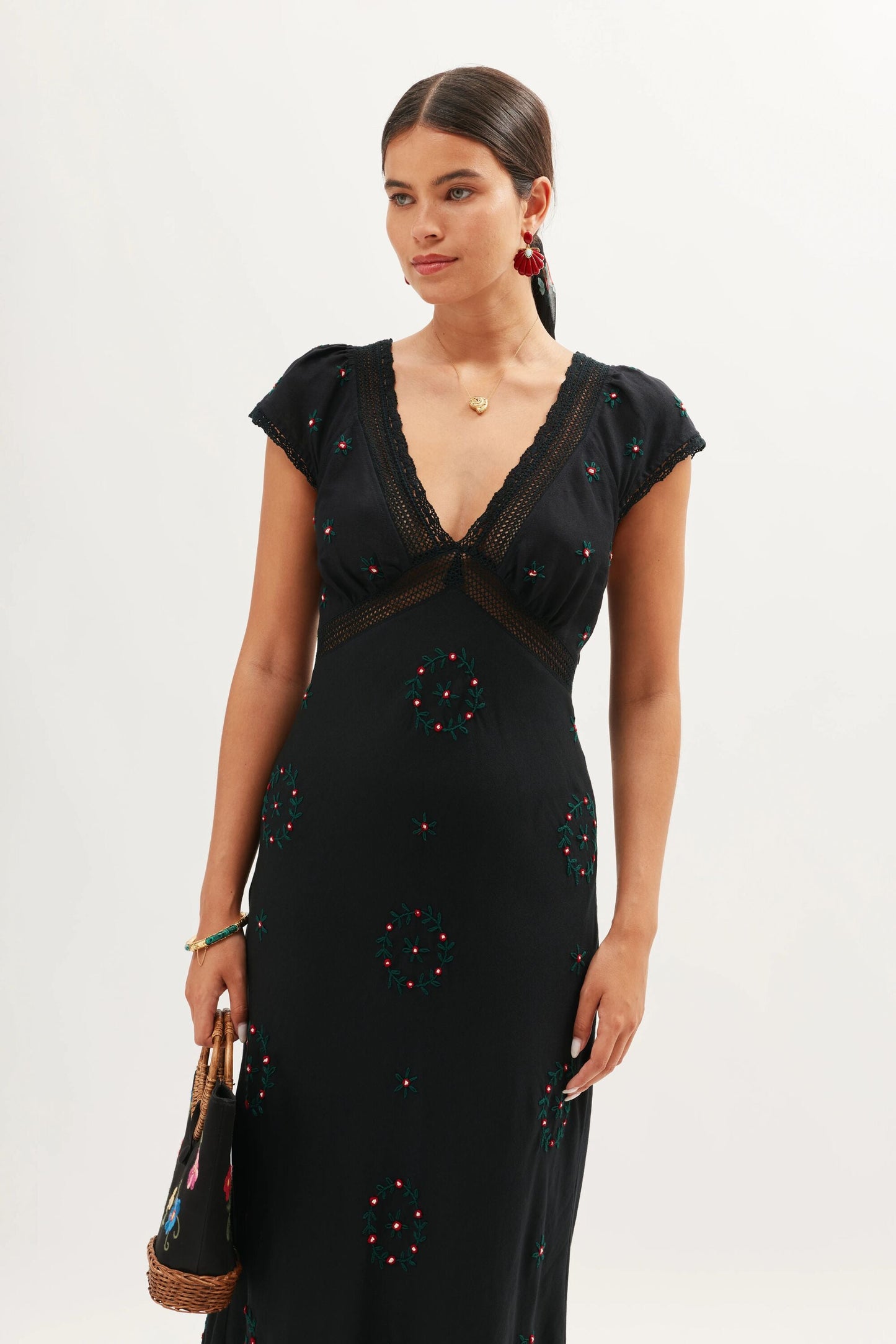 Iggy  -  Rose Trail Embroidery Black