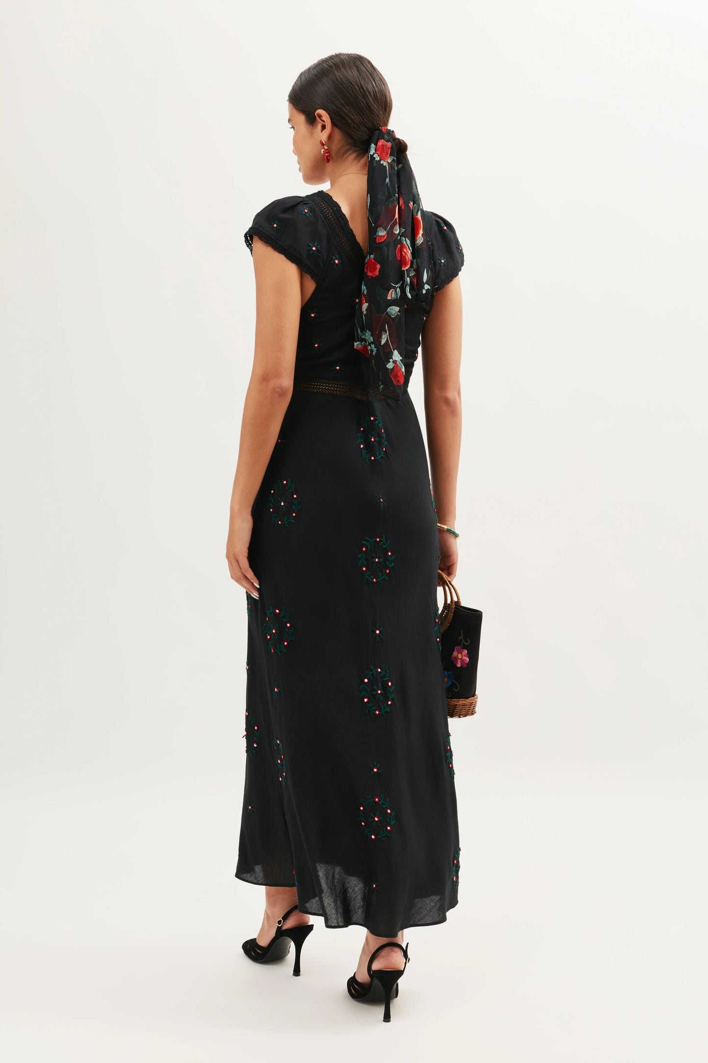Iggy  -  Rose Trail Embroidery Black