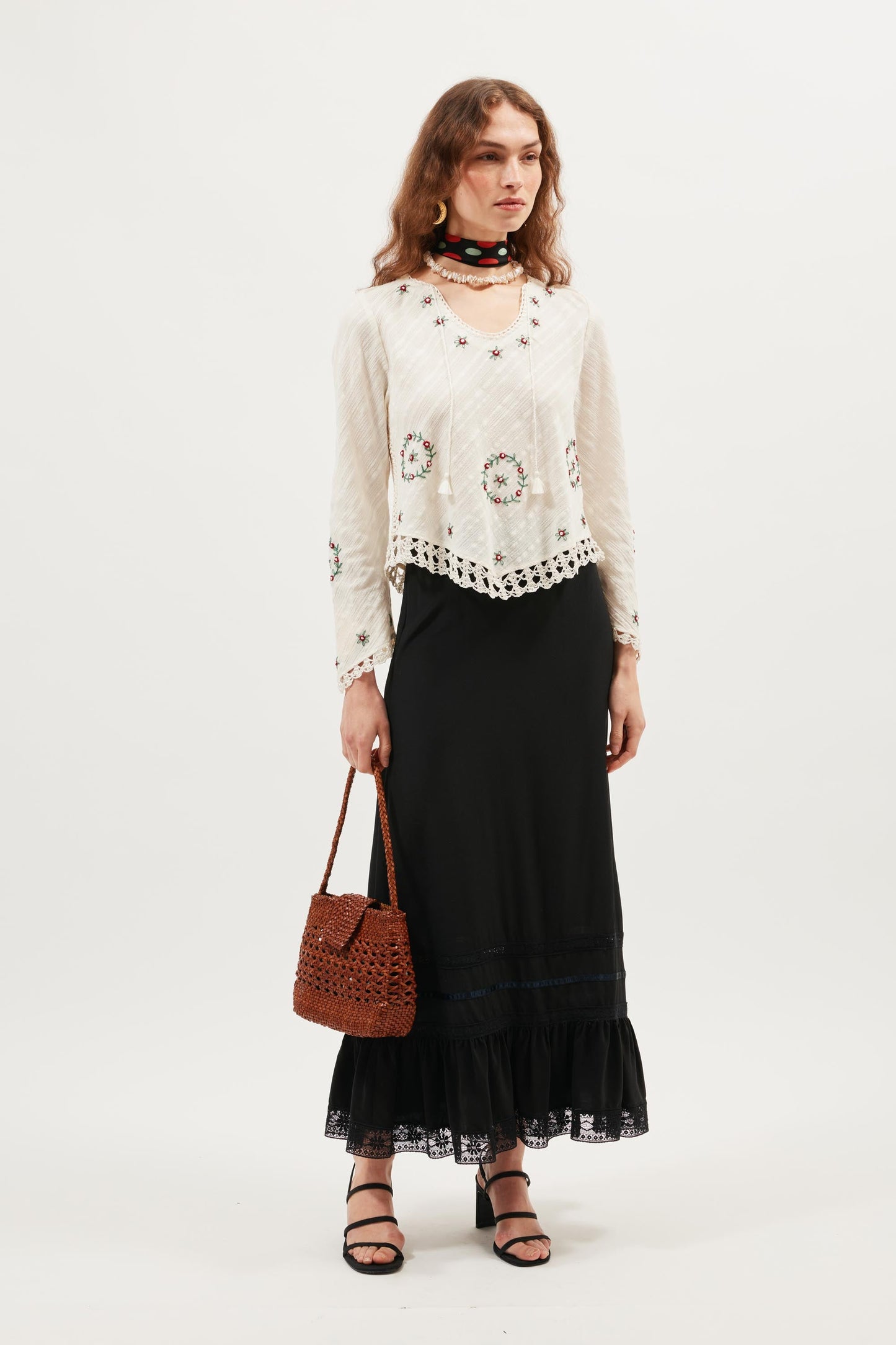 Annalisa  -  Rose Trail Embroidery Cream