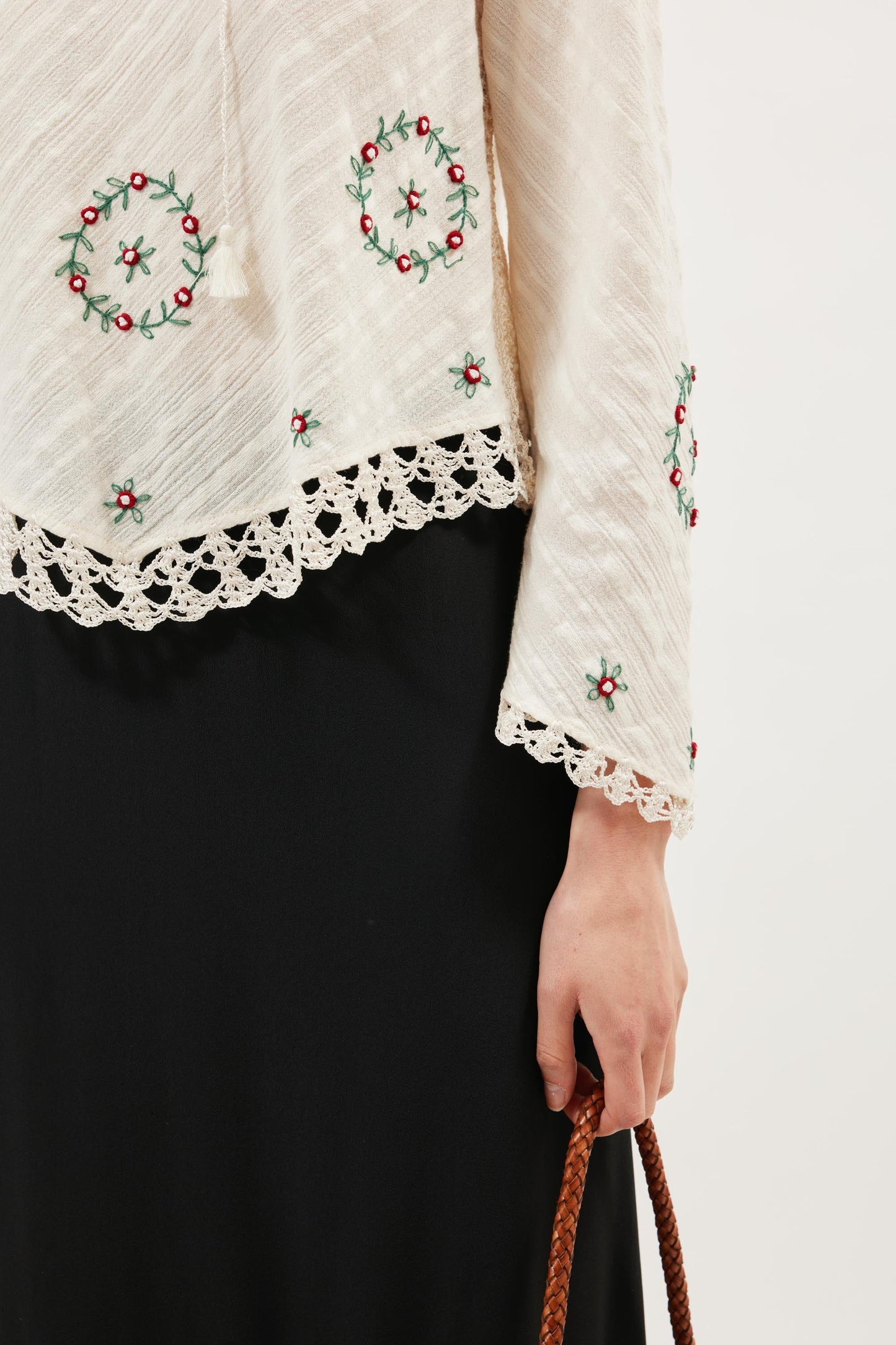 Annalisa  -  Rose Trail Embroidery Cream
